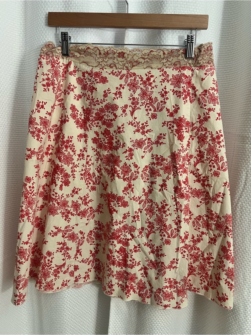 Red Floral A-Line Skirt - Rubber Ducky Production brand, size large (8-10)
